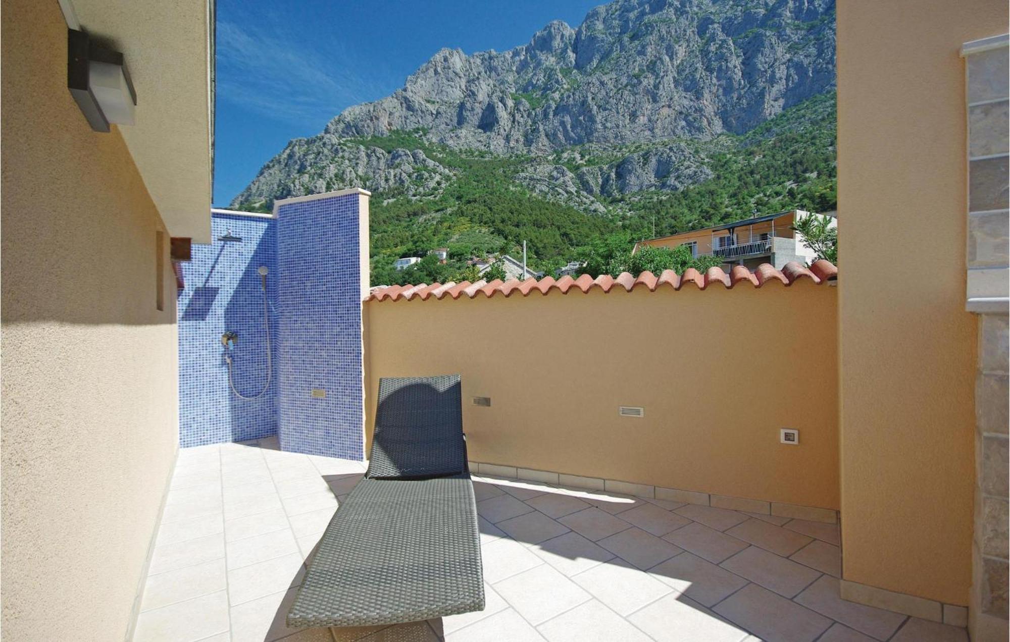 Dovolenkový dom Cozy Home In Makarska With Kitchen *