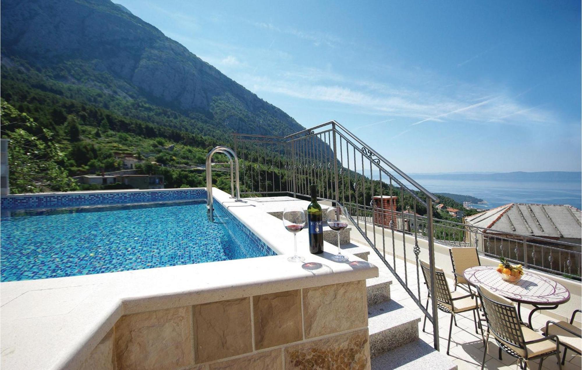 Cozy Home In Makarska With Kitchen Makarska