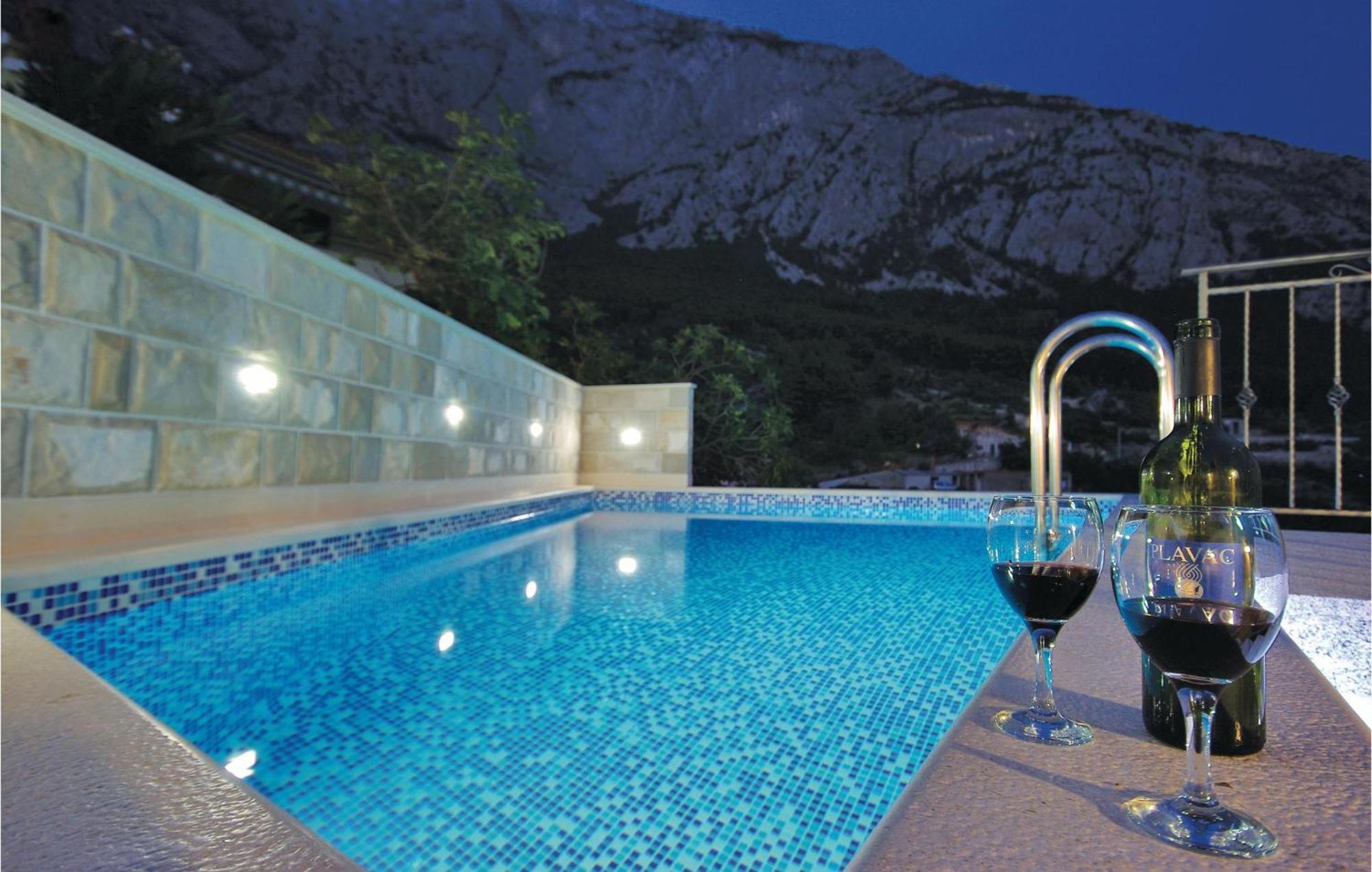 Cozy Home In Makarska With Kitchen Dovolenkový dom Makarska