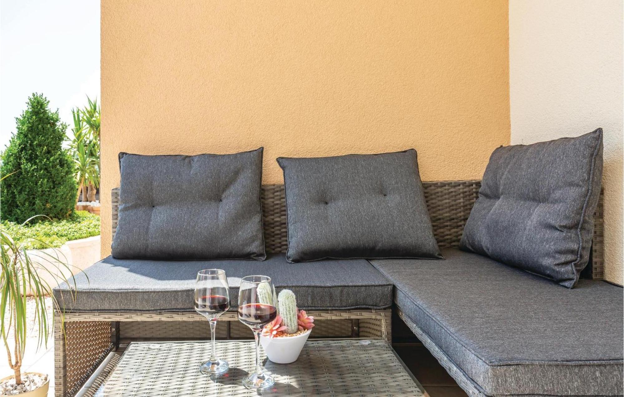 Cozy Home In Makarska With Kitchen * Makarska